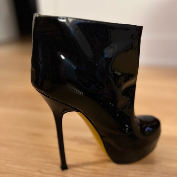 Yves Saint Laurent Tribute II, Patent Leather Ankle Boots, 4 inch stiletto heel - Picture 6 of 16